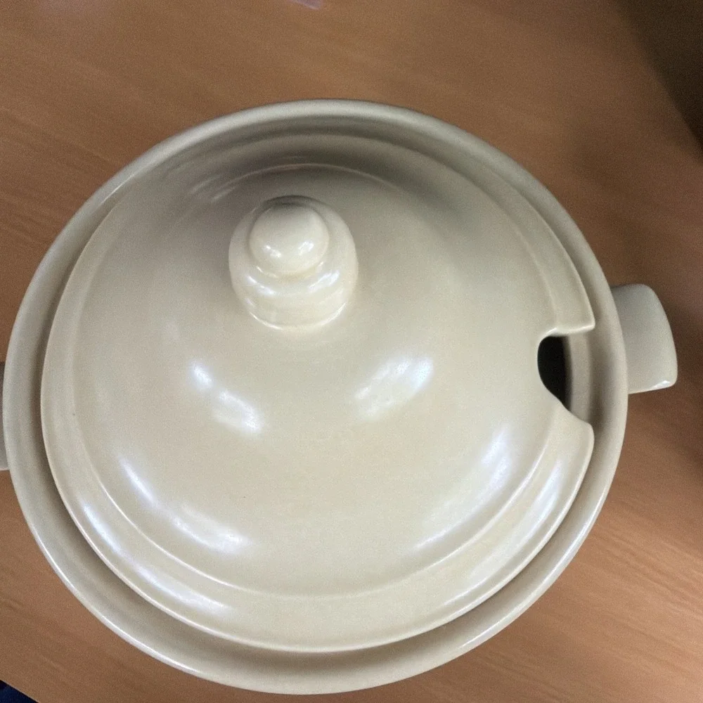 Pfaltzgraff Soup Tureen with Lid  Stoneware Beige Vintage Brown‎ G-160